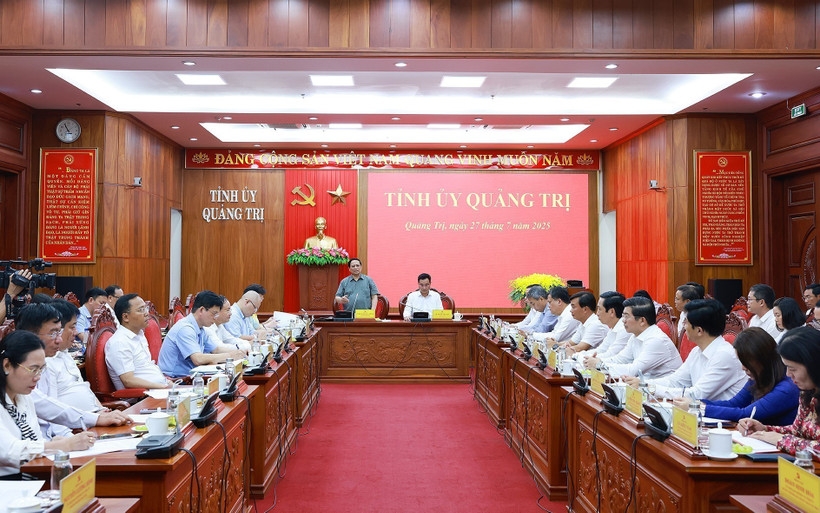 Quang Tri must transform past pain, loss into internal strength to rise up: PM